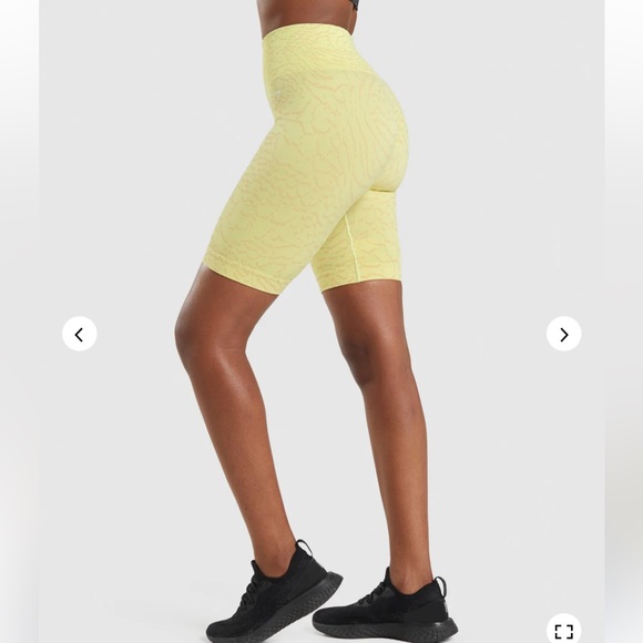 ✅✅GymShark ADAPT ANIMAL SEAMLESS CYCLING SHORTS Firefly Yellow - Picture 3 of 11